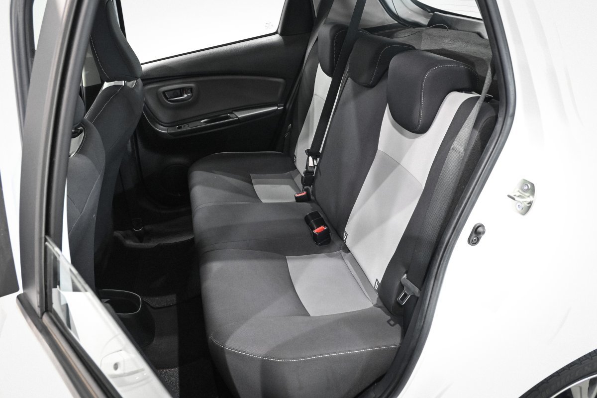 Foto Toyota Yaris 11