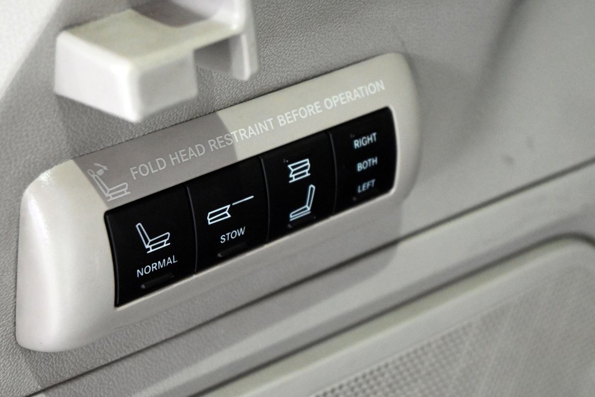 Foto Lancia Voyager 11