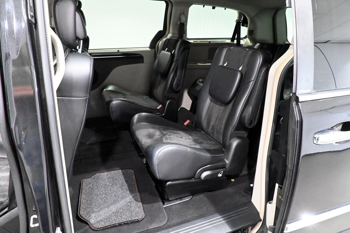 Foto Lancia Voyager 13
