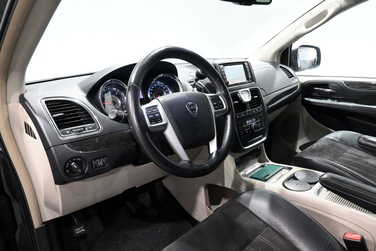 Foto Lancia Voyager 21