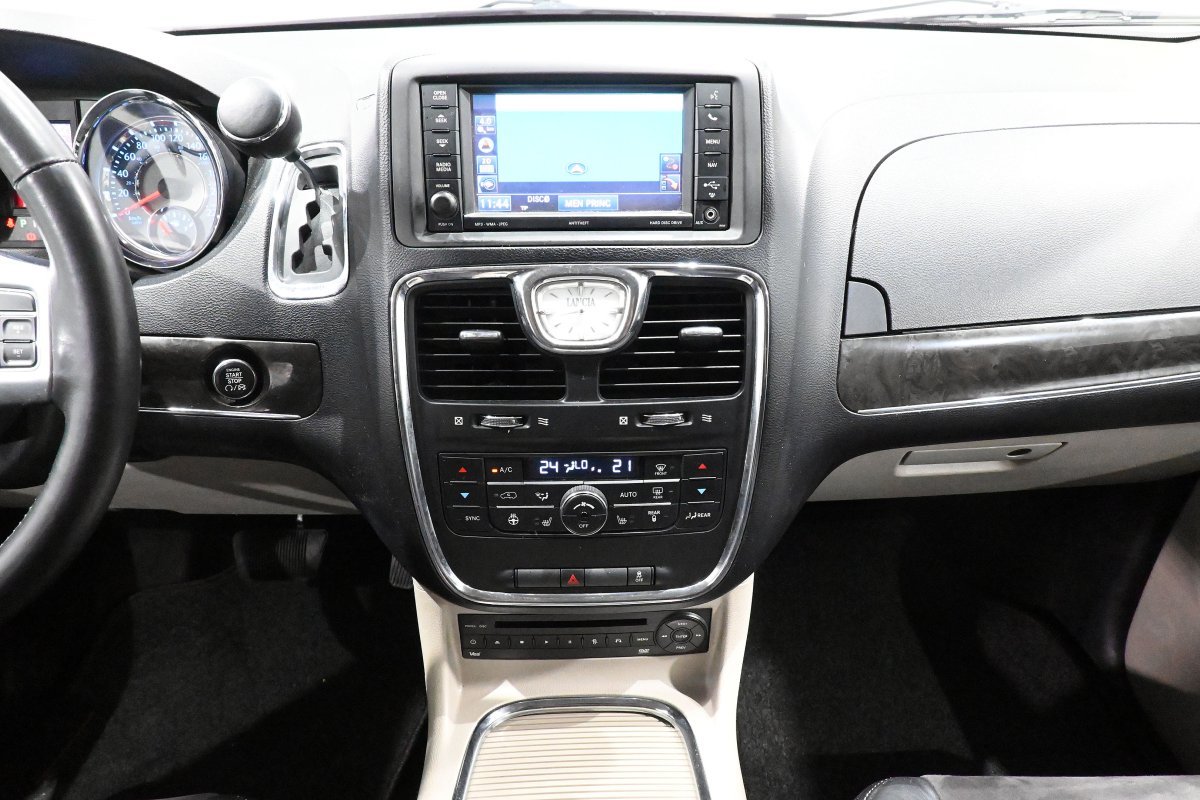 Foto Lancia Voyager 24