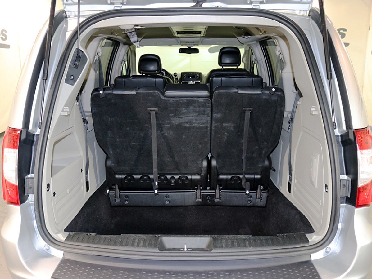 Foto Lancia Voyager 8