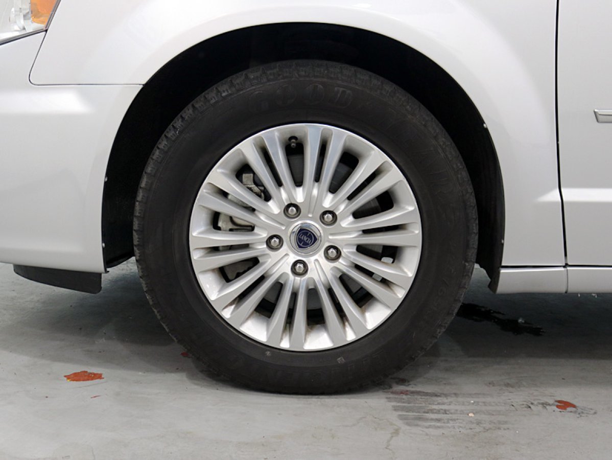 Foto Lancia Voyager 23