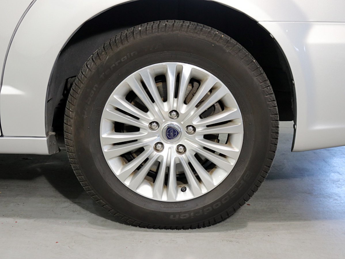 Foto Lancia Voyager 24