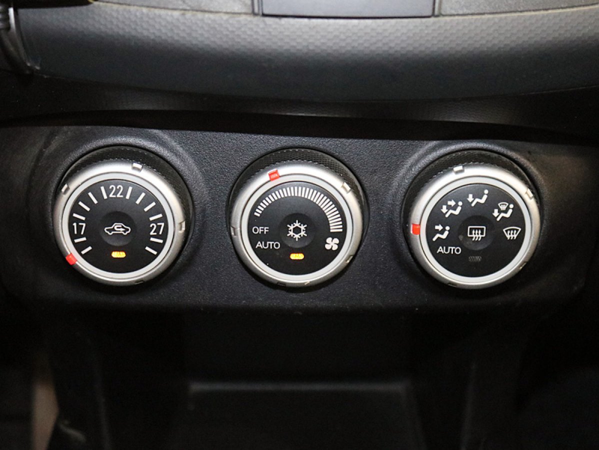 Foto Peugeot 4007 14