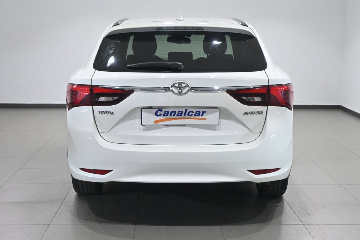 Foto Toyota Avensis 5