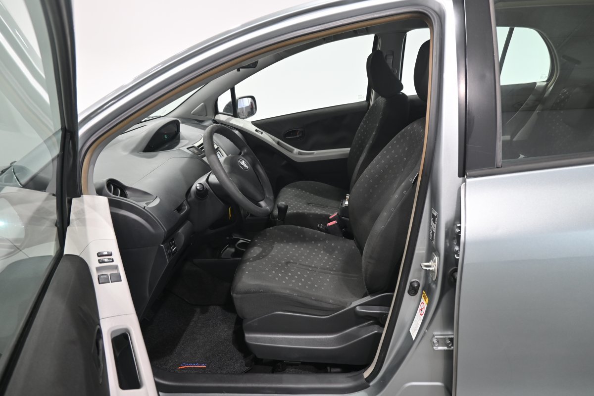 Foto Toyota Yaris 10