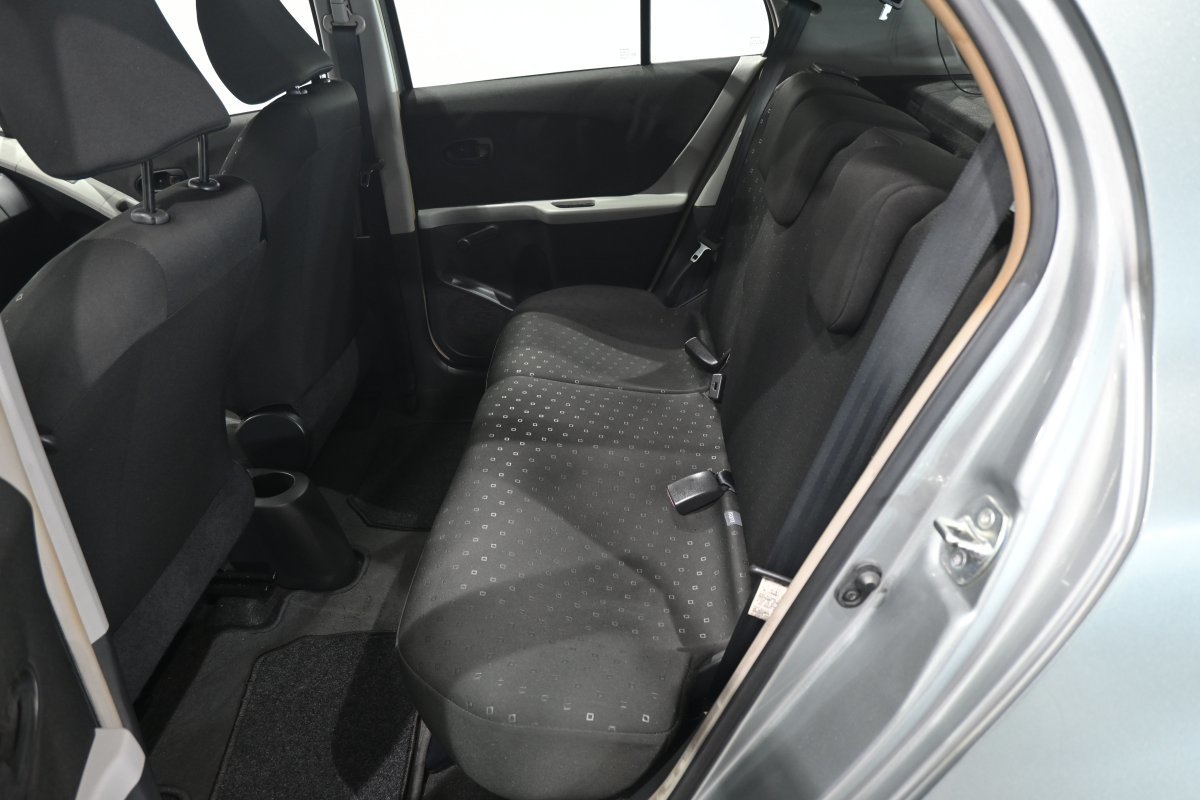 Foto Toyota Yaris 11