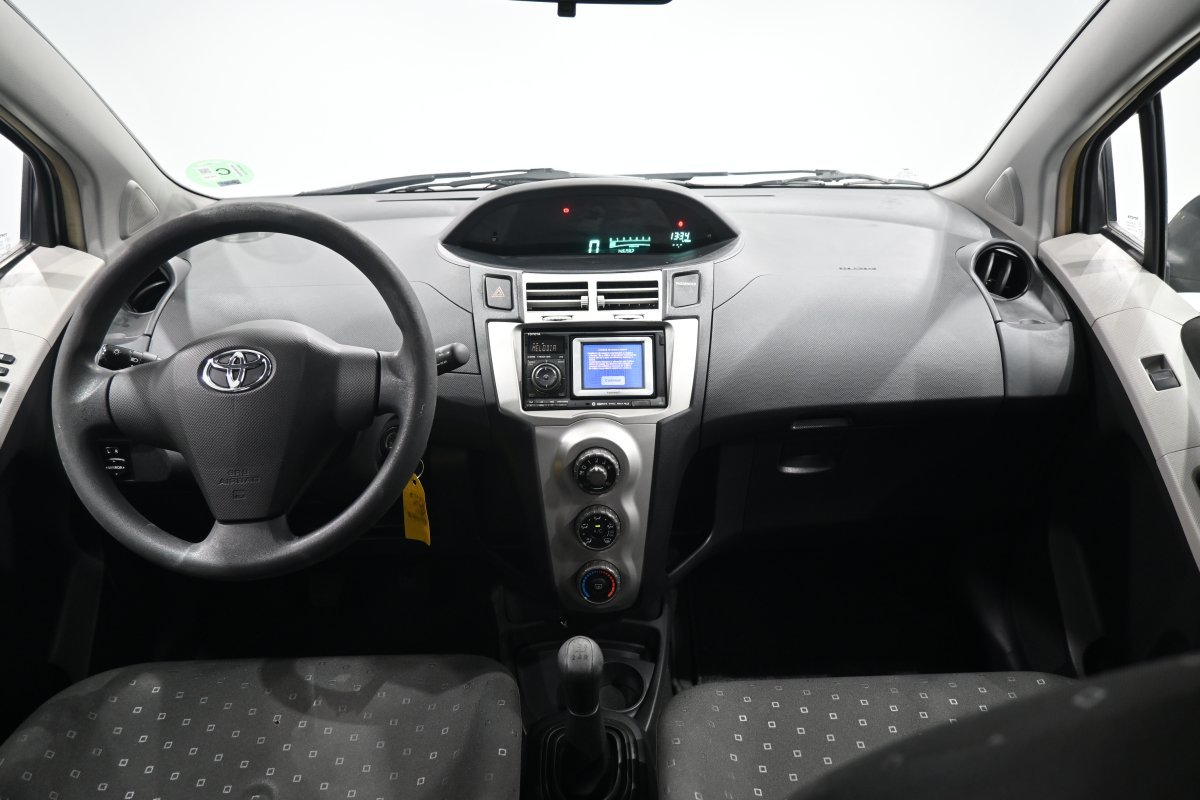 Foto Toyota Yaris 16