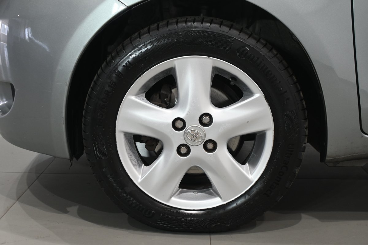 Foto Toyota Yaris 24