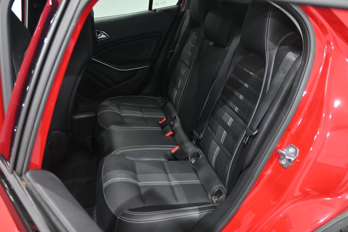 Foto Mercedes-Benz Clase GLA 12