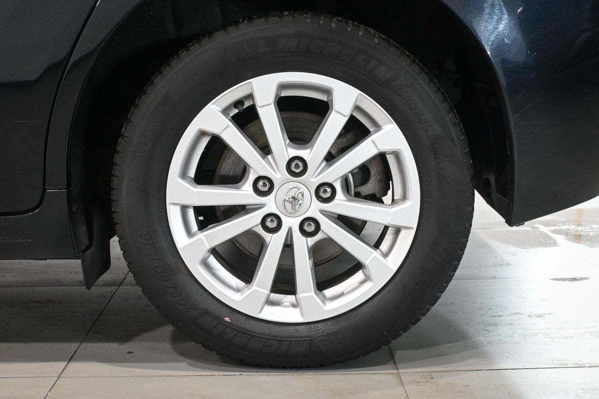 Foto Toyota Corolla Verso 27