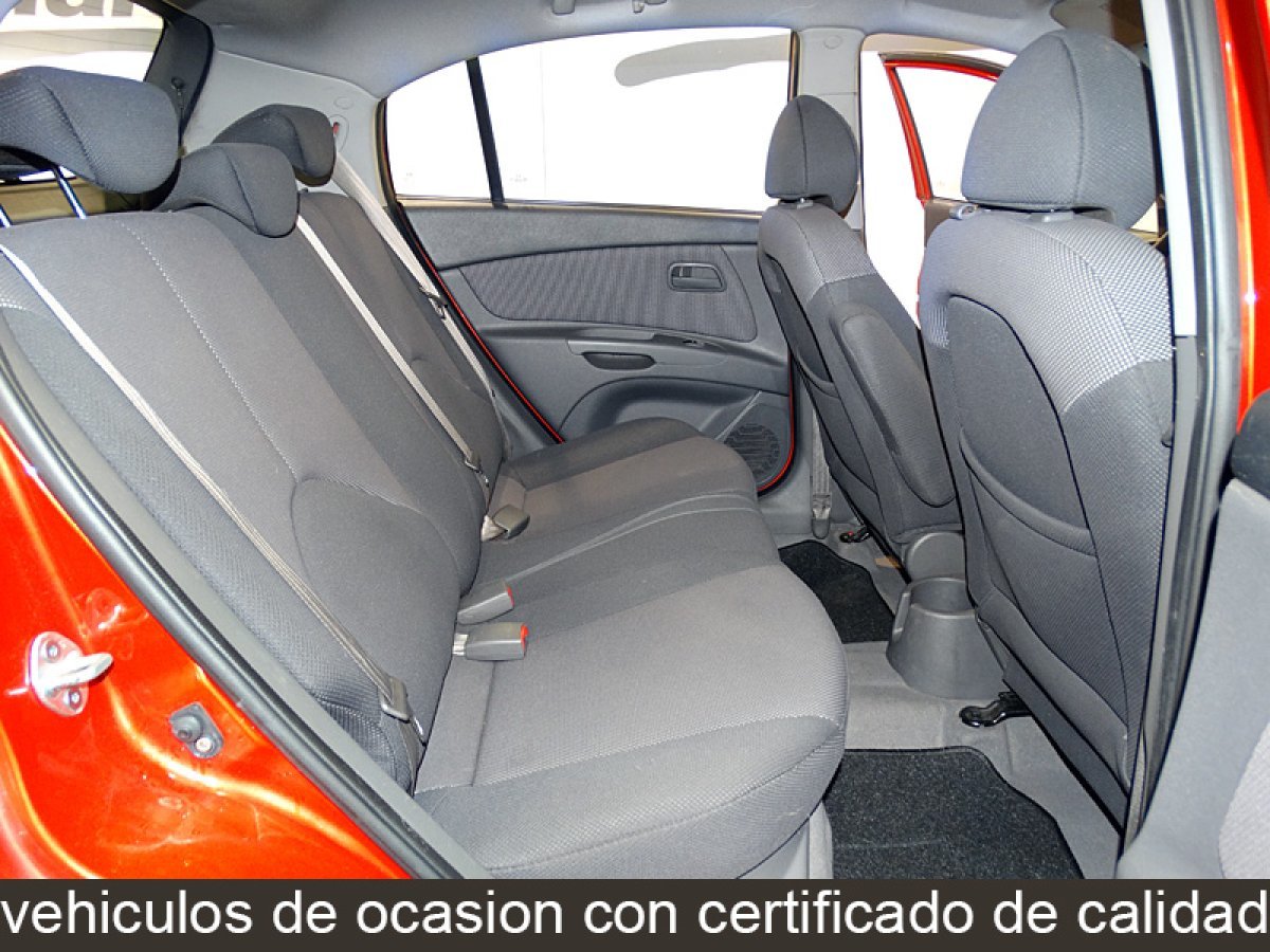 Foto Kia Rio 14